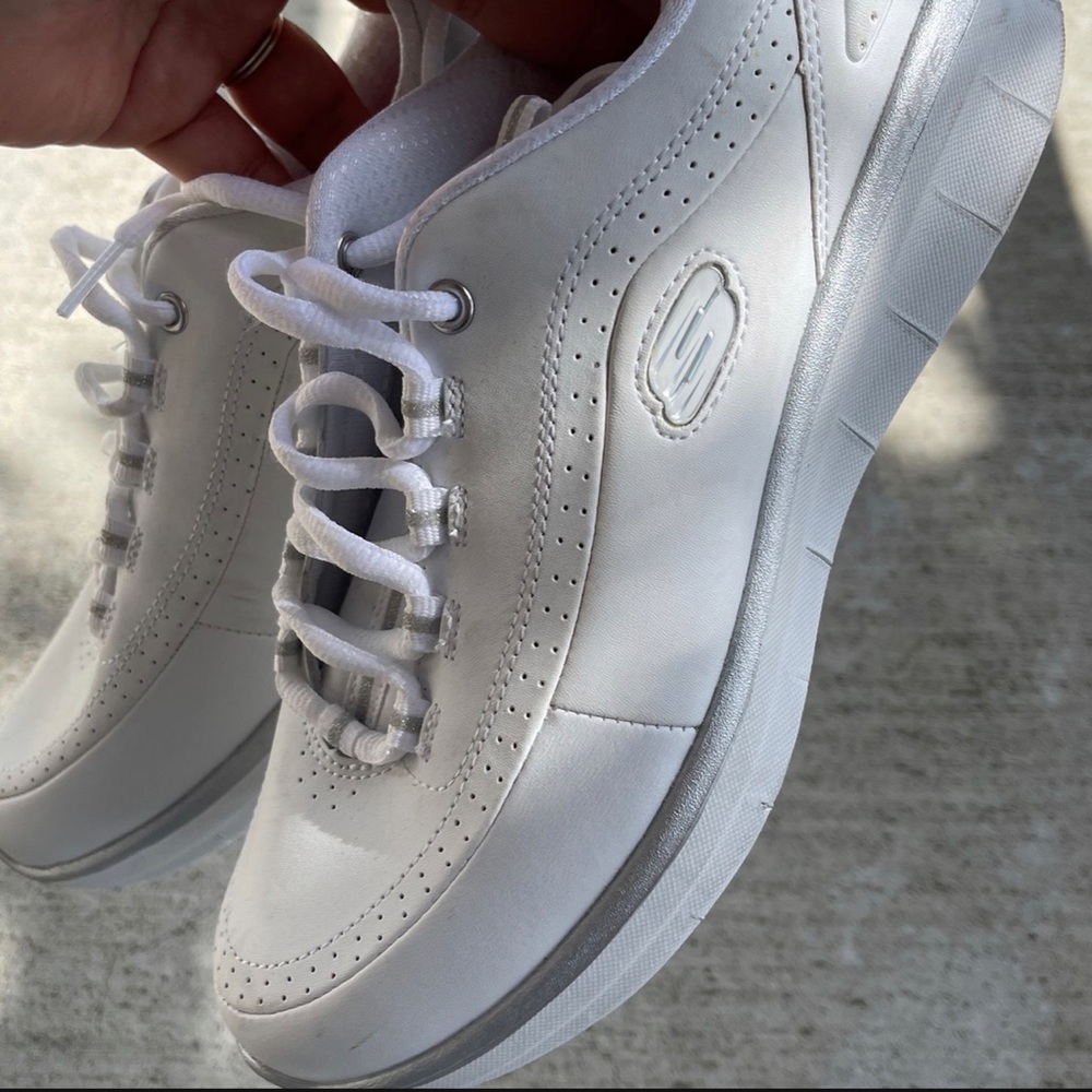Shoe - Picture 2 of 5